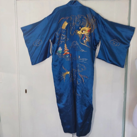 Vtg Cobalt Blue Satin Sea Serpent Landscape Embroidered‎ Kimono Fully Lined - Picture 11 of 12